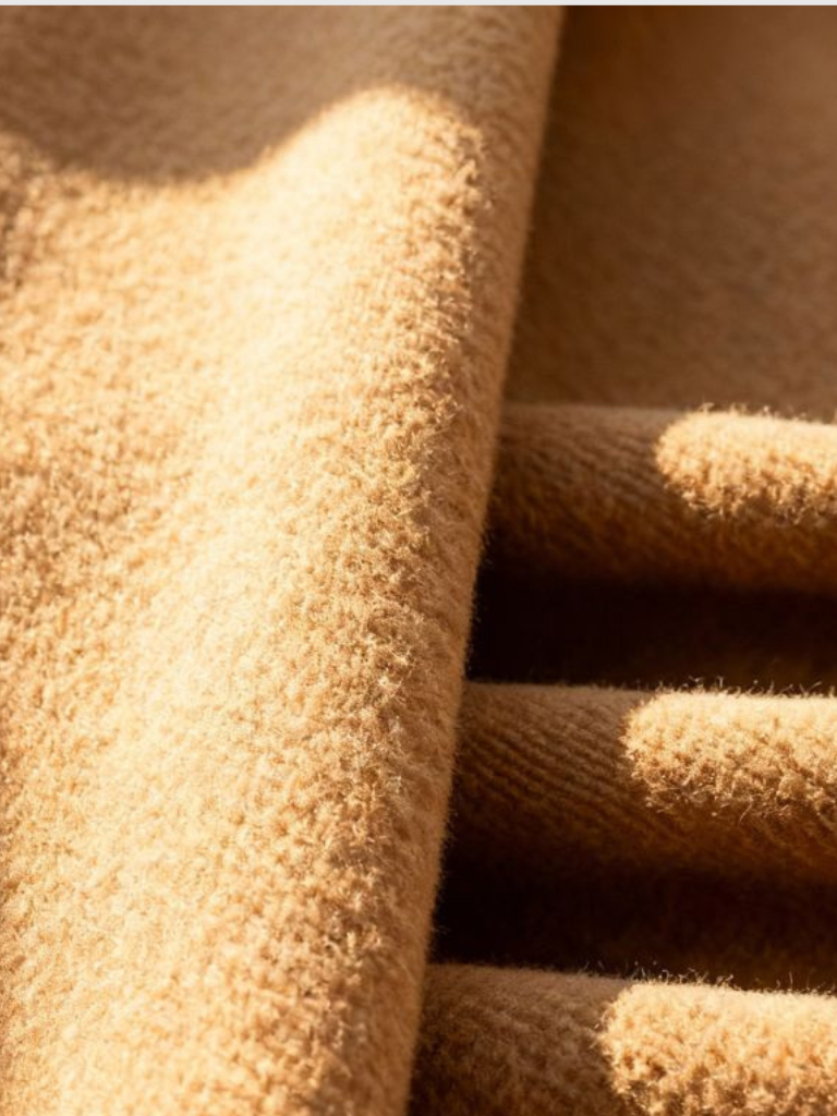 VIVIENNE FLATTERING COAT